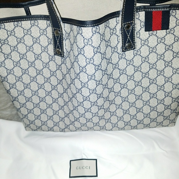 Gucci Handbags - Gucci GG Tote Bag
